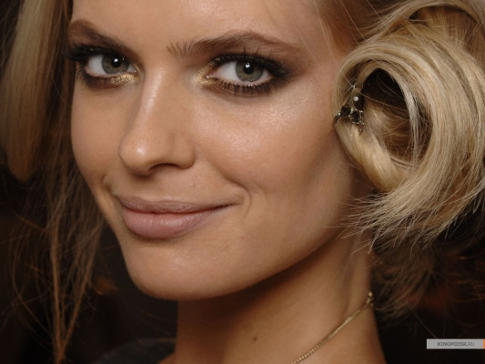 Julia Stegner pic #109151