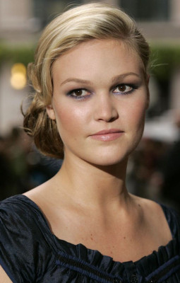 photo 9 in Julia Stiles gallery [id223104] 2010-01-08 00:00:00