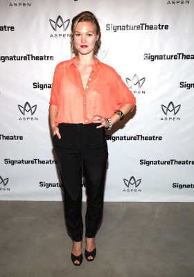 photo 22 in Julia Stiles gallery [id535299] 2012-09-23 00:00:00