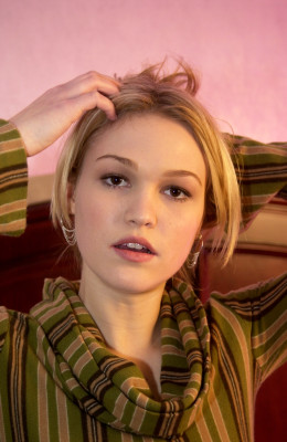 photo 22 in Julia Stiles gallery [id449233] 2012-02-20 00:00:00