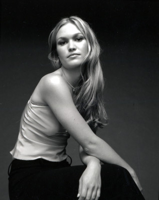 photo 22 in Julia Stiles gallery [id56247] -0001-11-30 00:00:00