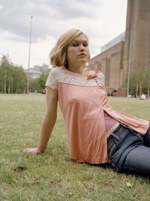 photo 21 in Julia Stiles gallery [id199818] 2009-11-13 00:00:00