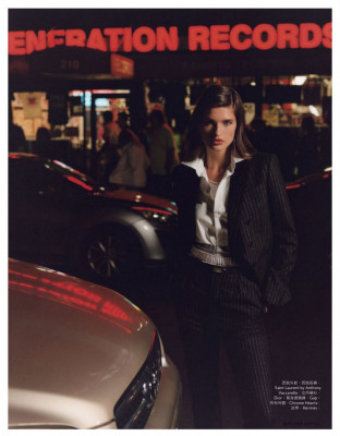 Julia Van Os pic #1217783
