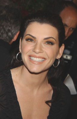 Julianna Margulies pic #9017