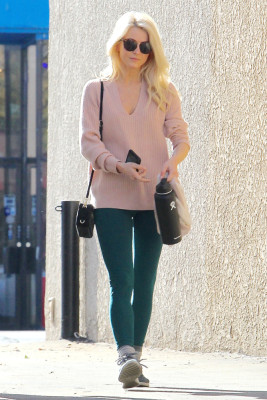 Julianne Hough pic #995347