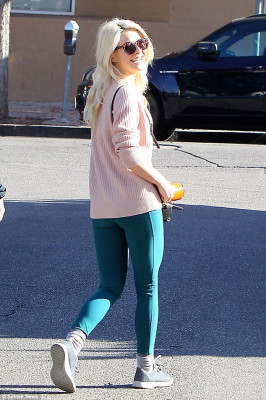 Julianne Hough pic #995341