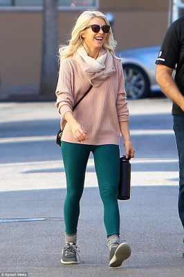 Julianne Hough pic #995338