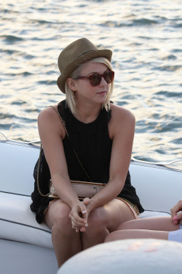 Julianne Hough pic #566575