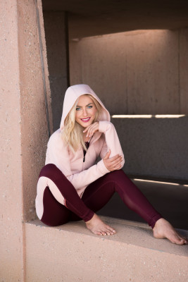 photo 4 in Julianne Hough gallery [id1276959] 2021-10-26 00:00:00
