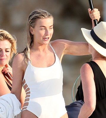 Julianne Hough pic #916375