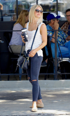 Julianne Hough pic #875001