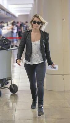 Julianne Hough pic #622078