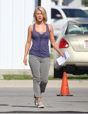 Julianne Hough pic #511484