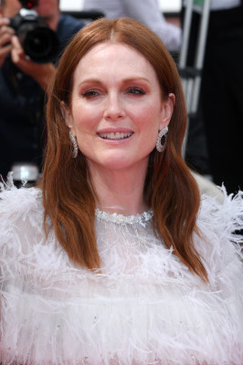 Julianne Moore pic #935100