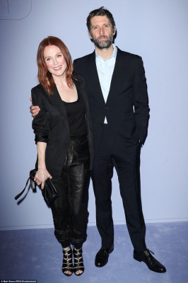 Julianne Moore pic #1007402