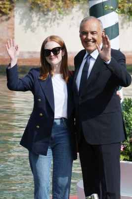 Julianne Moore pic #1310523