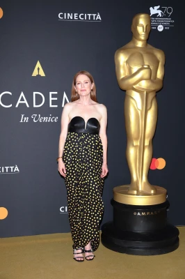 Julianne Moore pic #1310529