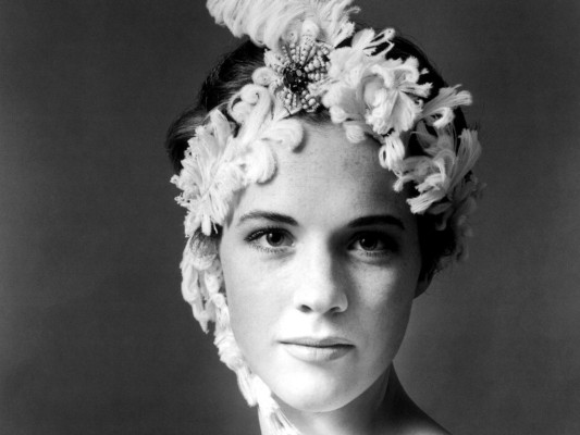 Julie Andrews pic #232781