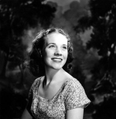Julie Andrews pic #234276