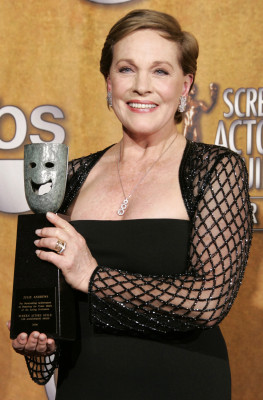 Julie Andrews pic #205299