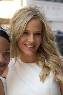 Julie Benz pic #594862