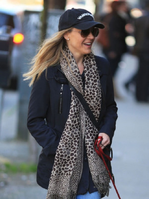 Julie Benz pic #592659