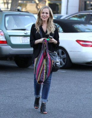 Julie Benz pic #668387