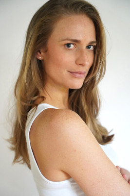 Julie Henderson pic #1372075