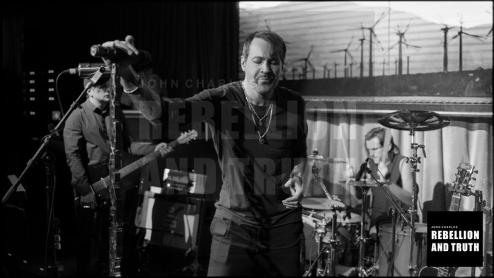 Julien-K pic #1094555