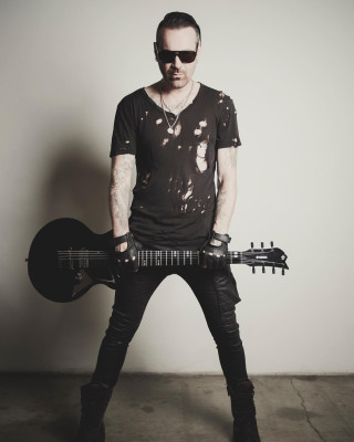 Julien-K pic #1029055