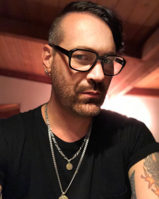 Julien-K pic #995290