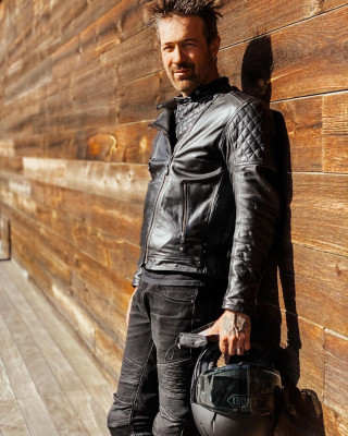 Julien-K pic #1256516