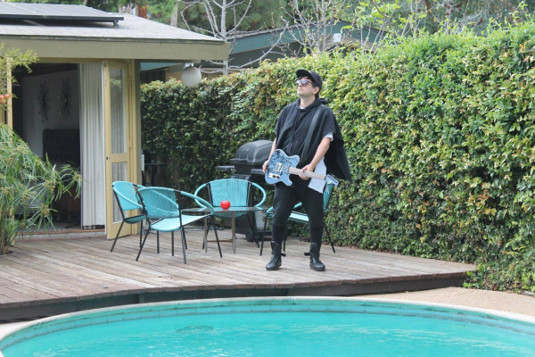 Julien-K pic #1045803