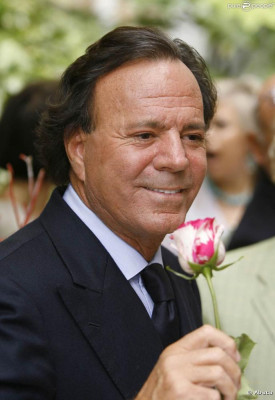 Julio Iglesias pic #416672