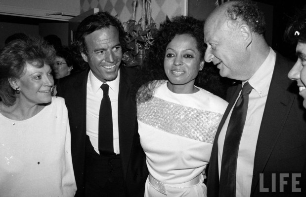 Julio Iglesias pic #201442