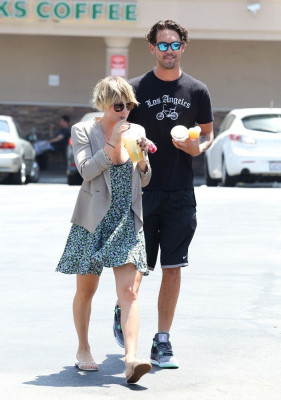 Kaley Cuoco pic #716304