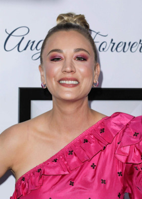 Kaley Cuoco pic #1083651