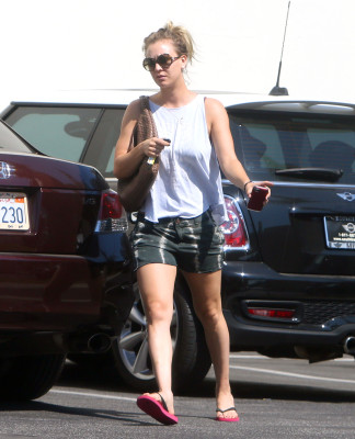 Kaley Cuoco pic #623921