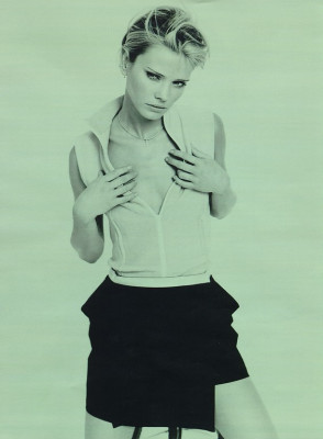 Karen Ferrari pic #1006