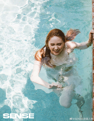 Karen Gillan pic #1233339