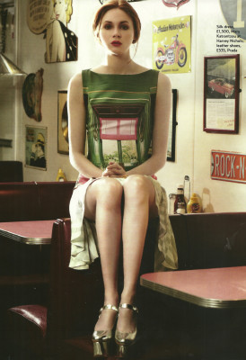 Karen Gillan pic #989958