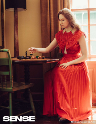 Karen Gillan pic #1233346