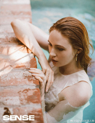 Karen Gillan pic #1233342