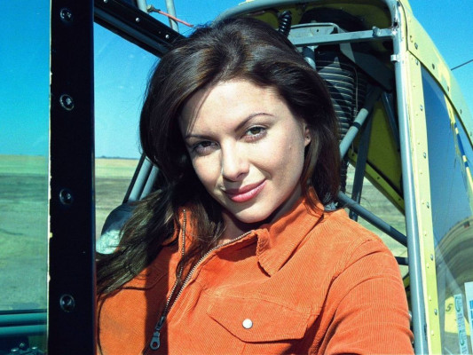 Kari Wuhrer pic #159579