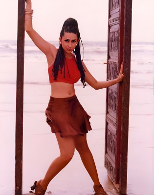 photo 15 in Karisma Kapoor gallery [id1287501] 2021-12-16 00:00:00
