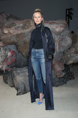 photo 14 in Karolina Kurkova gallery [id1296579] 2022-02-11 00:00:00