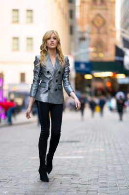 Katherine McNamara pic #1111048