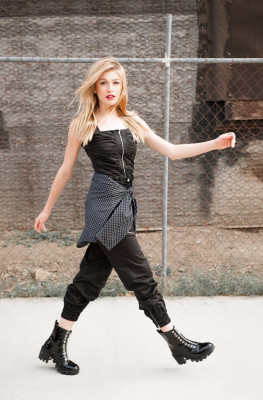 Katherine McNamara pic #1087226