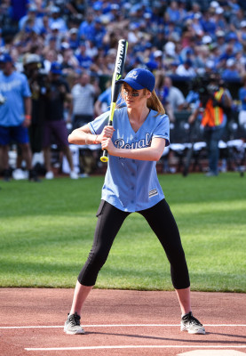 Katherine McNamara pic #1041528