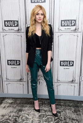Katherine McNamara pic #1195064